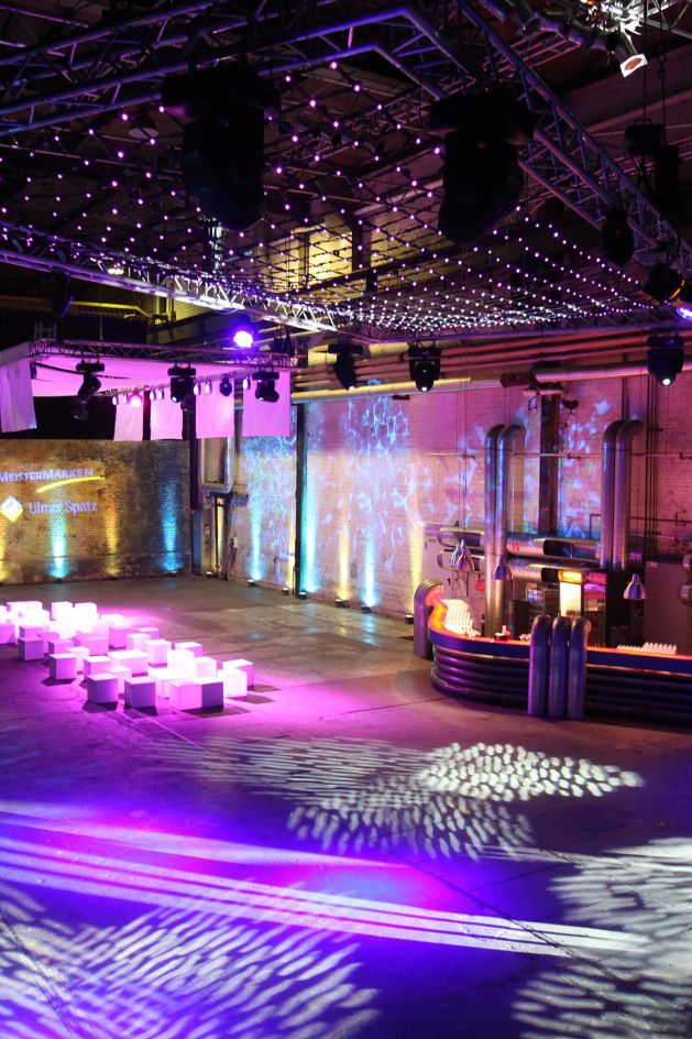 Feierliches Licht in  Tanzsaal